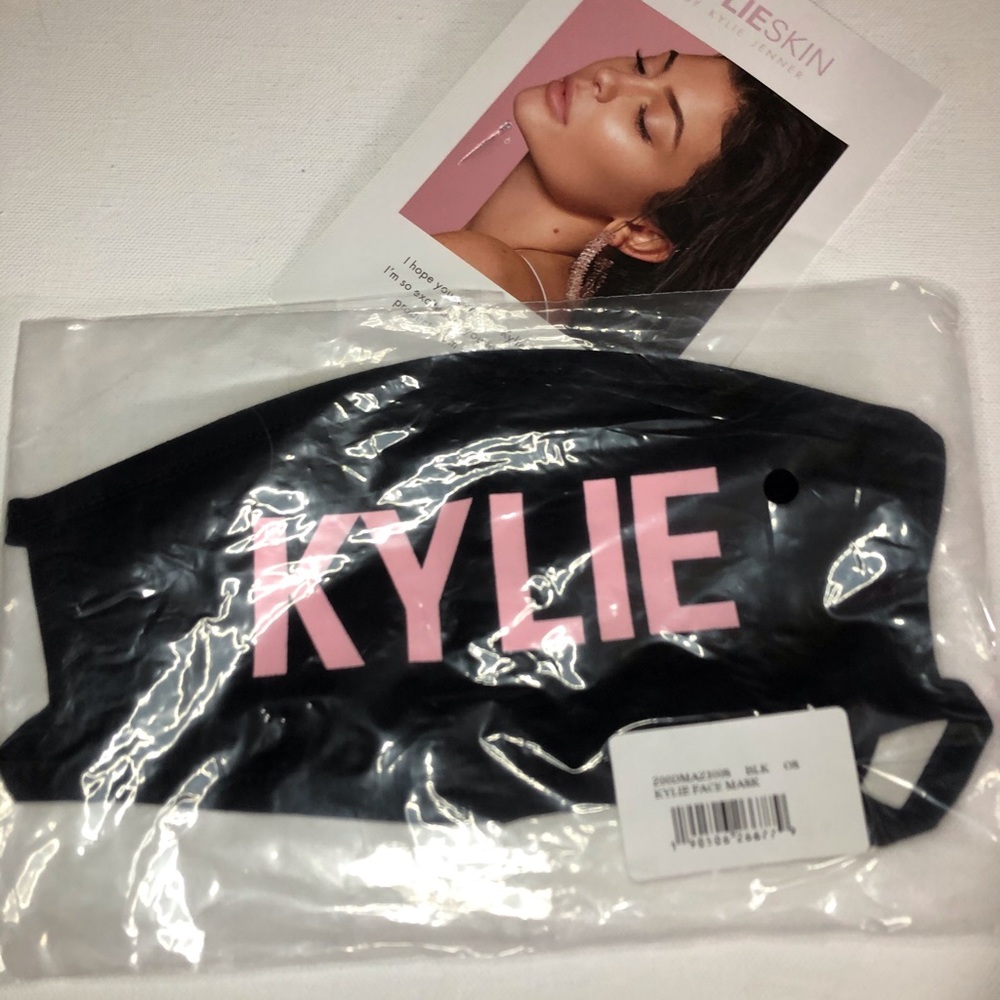 KYLIE FACE MASK - Picture 4 of 9